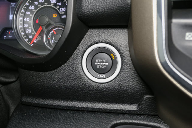 Used 2019 RAM 1500 Laramie AWD/4WD image 31