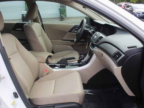 Used 2015 Honda Accord LX image 29