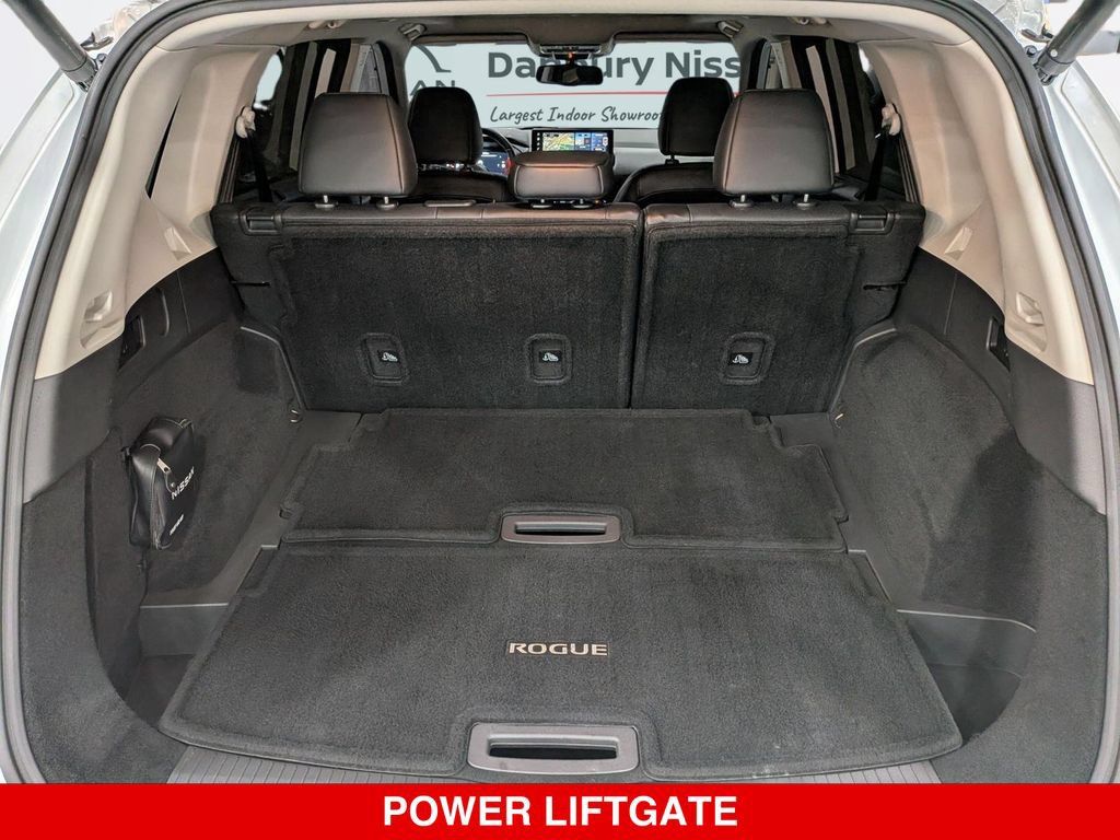 Certified 2024 Nissan Rogue Platinum w/ Platinum Premium Package AWD/4WD image 32