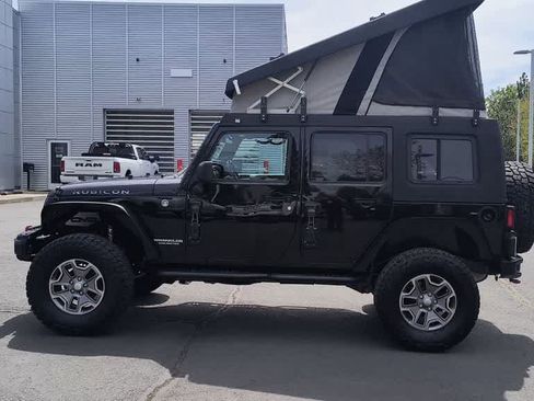Used 2017 Jeep Wrangler Unlimited Rubicon w/ Connectivity Group AWD/4WD image 5