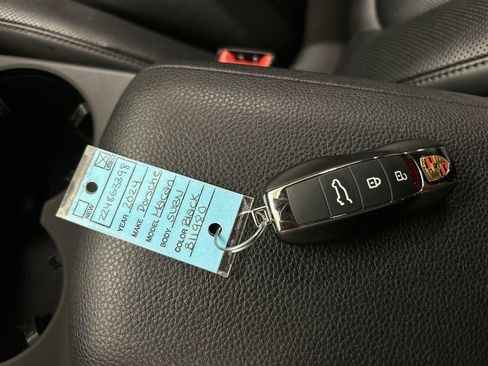 Used 2024 Porsche Macan image 12