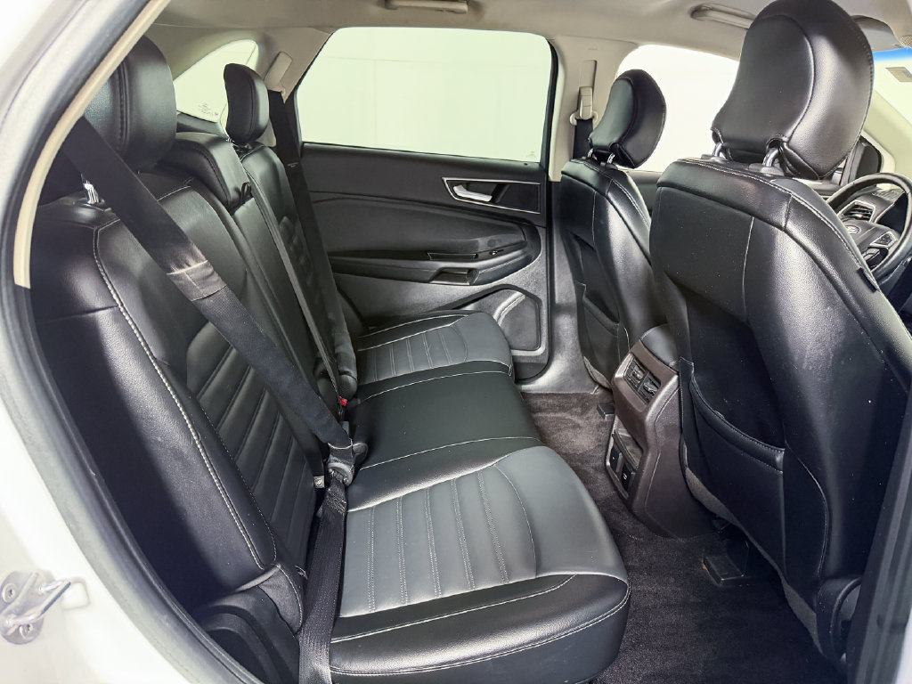 Used 2017 Ford Edge SEL w/ Equipment Group 201A AWD/4WD image 32