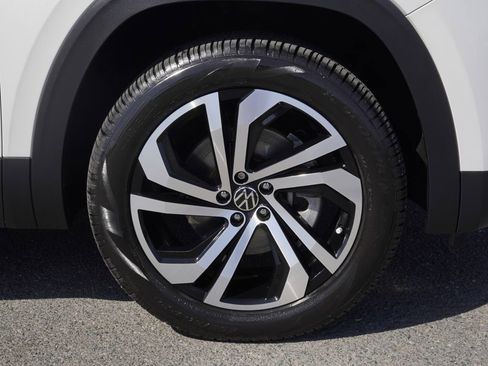 Used 2023 Volkswagen Atlas SEL AWD/4WD image 10