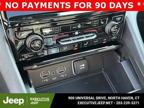 New 2025 Jeep Grand Cherokee Laredo w/ Luxury Tech Group I image 18