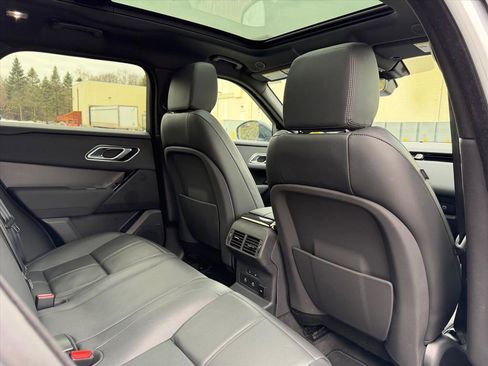 Used 2025 Land Rover Range Rover Velar Dynamic SE image 21