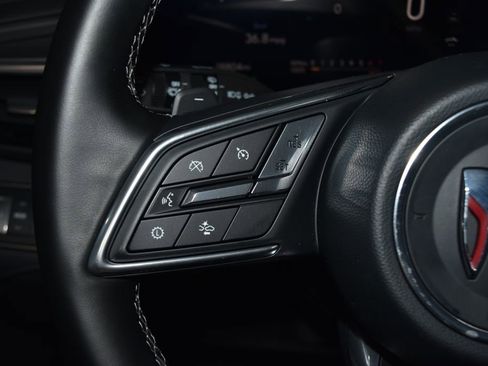 Used 2025 Buick Enclave Preferred image 9