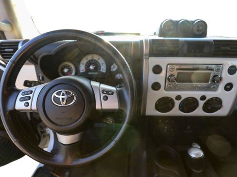 Used 2013 Toyota FJ Cruiser 4WD w/ Upgrade Pkg image 14