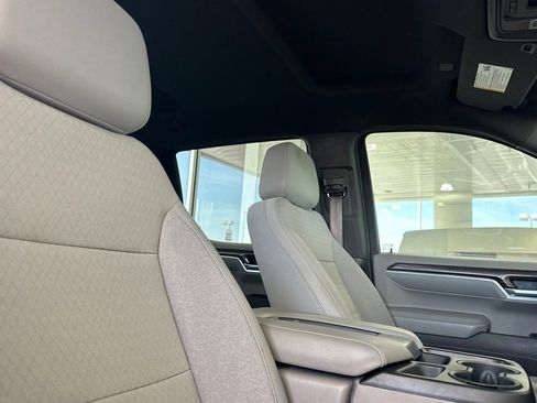 Used 2022 Chevrolet Silverado 1500 LT w/ Convenience Package II image 16