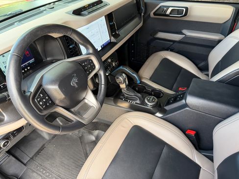 Used 2023 Ford Bronco Wildtrak AWD/4WD image 11