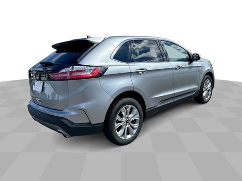 Used 2024 Ford Edge Titanium image 10