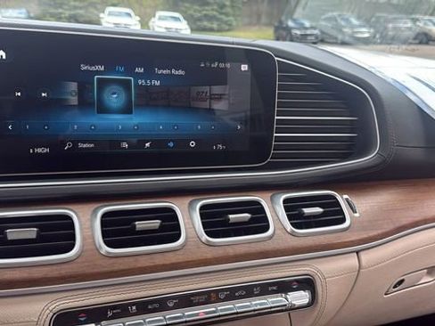 Used 2023 Mercedes-Benz GLS 450 4MATIC image 35