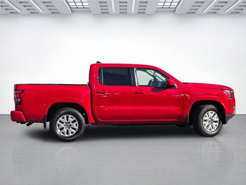 Used 2022 Nissan Frontier SV w/ Technology Package RWD image 3
