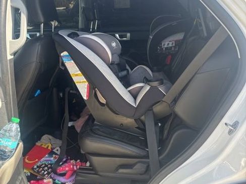 Used 2021 Ford Explorer XLT w/ Equipment Group 202A image 18