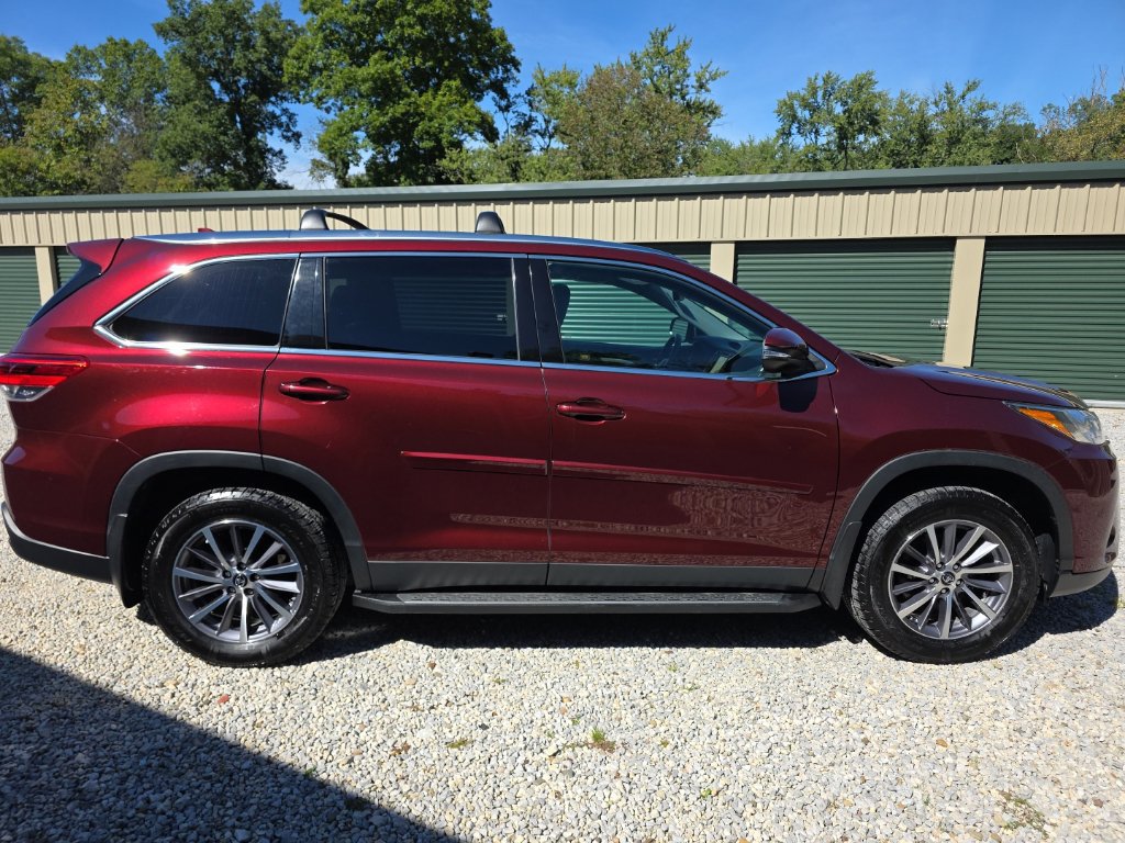 Certified 2019 Toyota Highlander XLE w/ Protection Package #3 AWD/4WD image 7