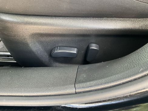 Used 2025 Nissan Altima 2.5 SV FWD image 9