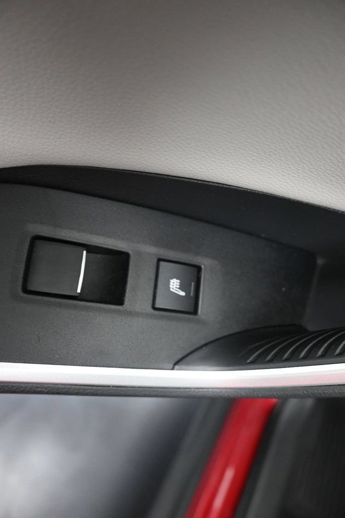 Used 2019 Toyota RAV4 Limited w/ Cold Weather Package AWD/4WD image 17