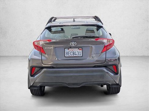 Used 2018 Toyota C-HR XLE FWD image 7
