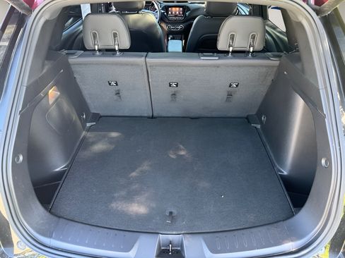 Used 2021 Chevrolet TrailBlazer RS w/ Sun and Liftgate Package AWD/4WD image 11
