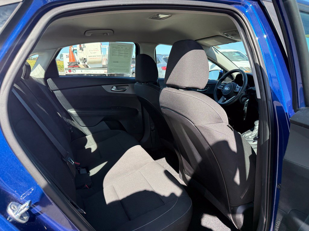 Used 2020 Kia Forte LXS FWD image 29