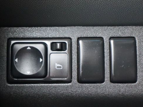 Used 2011 Nissan Xterra S w/ 4X4 Value Package image 28