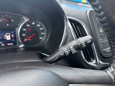 Used 2021 Chevrolet Equinox LT image 35