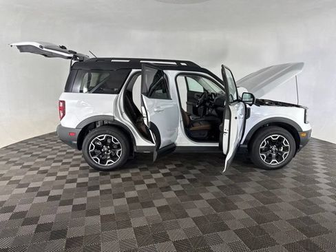 Used 2025 Ford Bronco Sport Outer Banks w/ Outer Banks Tech Package+ AWD/4WD image 17