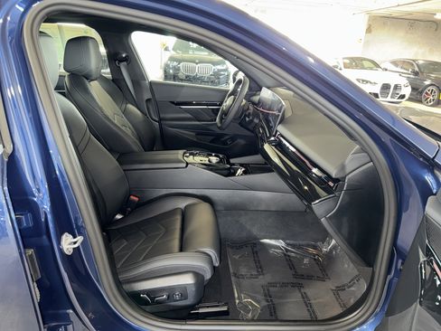 Certified 2025 BMW 530i image 10