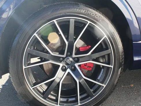 Used 2019 Audi Q8 Premium Plus image 26