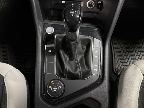 New 2026 Volkswagen Taos SE AWD/4WD image 37