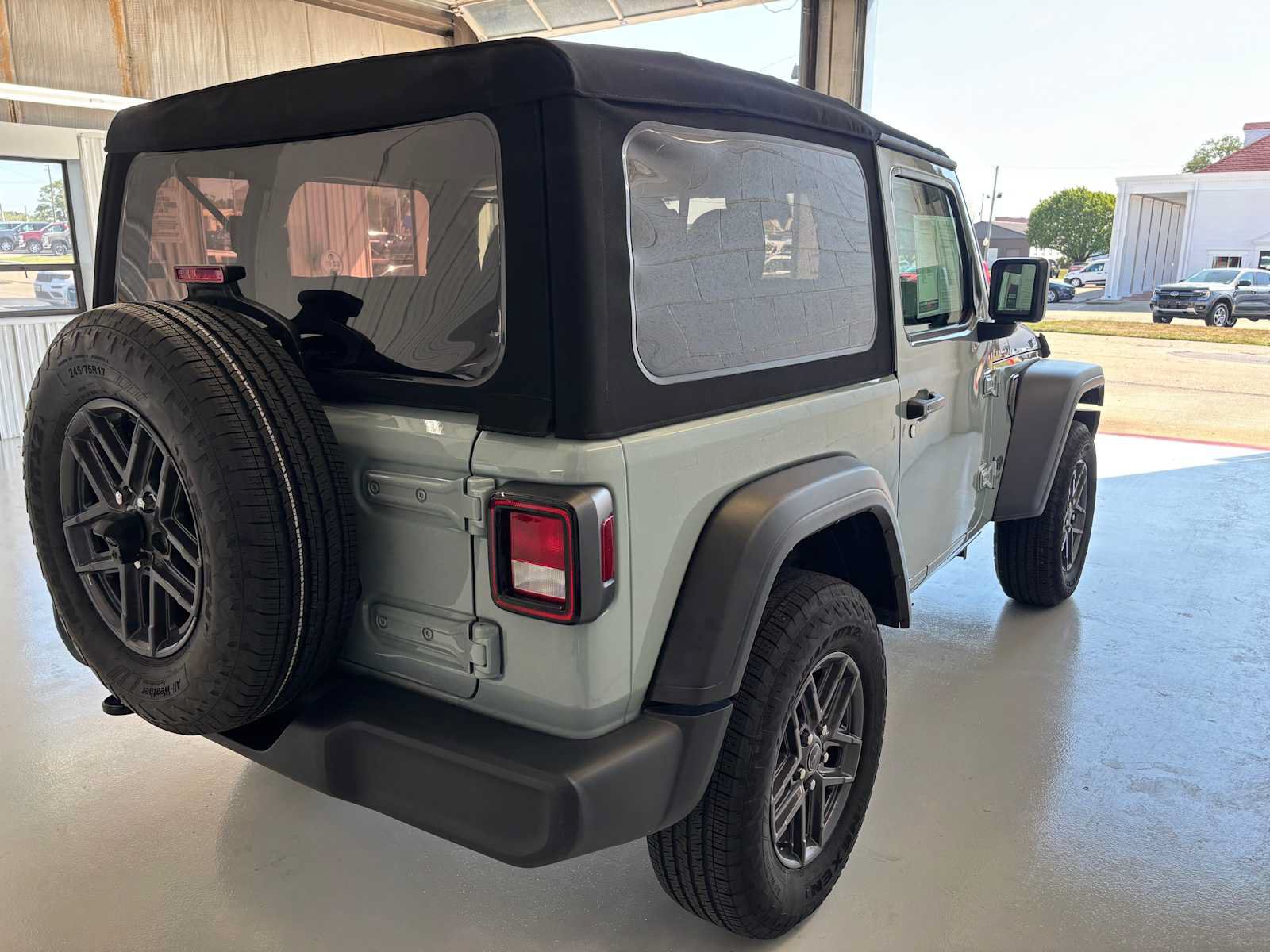 Used 2024 Jeep Wrangler Sport AWD/4WD image 5
