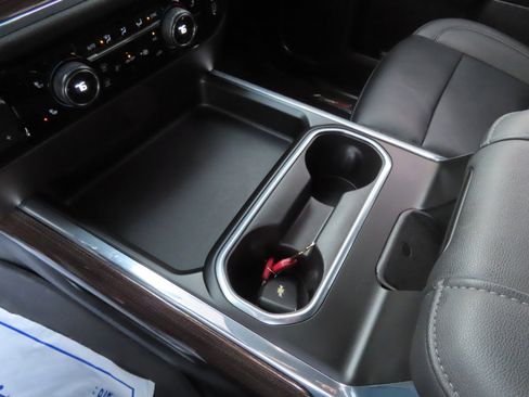 Used 2024 Chevrolet Silverado 2500 LT image 41