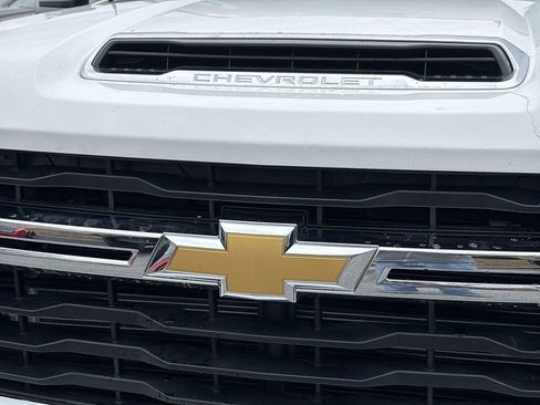 Used 2025 Chevrolet Silverado 2500 LT w/ Convenience Package image 34