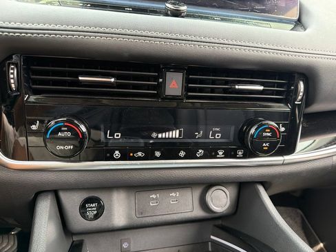 Certified 2024 Nissan Rogue SL AWD/4WD image 11