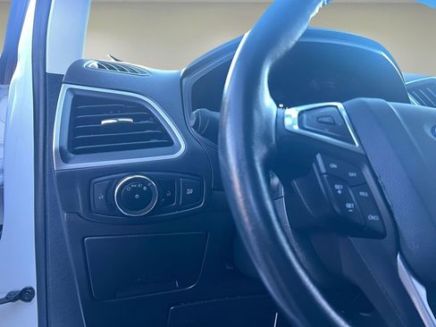 Used 2023 Ford Edge SEL image 13