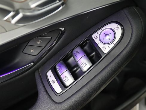 Used 2023 Mercedes-Benz GLC 300 4MATIC Coupe image 33