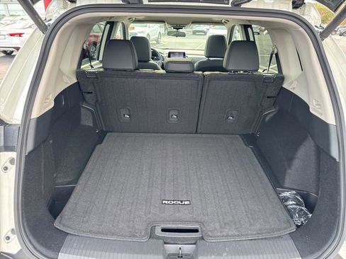 Certified 2023 Nissan Rogue SV w/ SV Premium B Package image 17