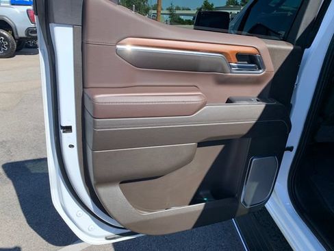 Used 2023 GMC Sierra 1500 Denali w/ Denali Reserve Package AWD/4WD image 15