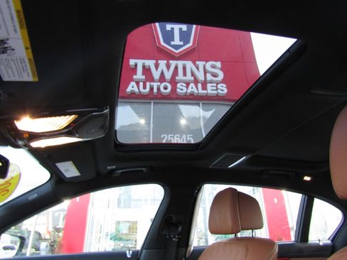 Used 2021 BMW 750i xDrive w/ Executive Package image 20