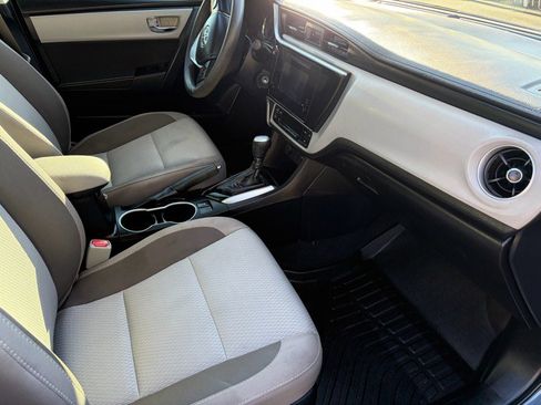 Used 2019 Toyota Corolla LE image 6