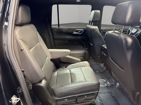 Used 2024 Chevrolet Suburban Z71 w/ Luxury Package AWD/4WD image 20