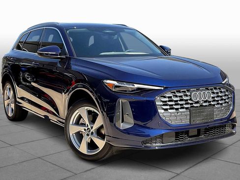 New 2025 Audi Q5 Premium Plus image 2