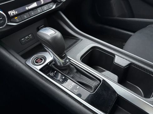 Used 2021 Nissan Sentra SV w/ Trunk Package image 27