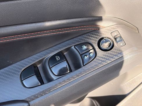 Used 2022 Nissan Altima 2.5 SR w/ Midnight Edition Package FWD image 22