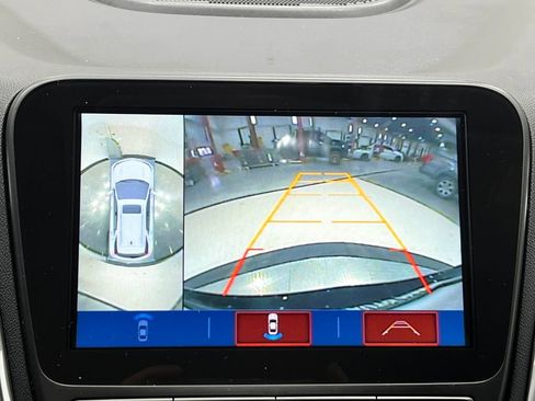 Used 2018 Chevrolet Equinox Premier image 11