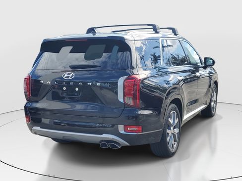 Used 2021 Hyundai Palisade Limited image 3