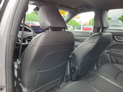 Used 2022 Jeep Compass Latitude w/ Convenience Group AWD/4WD image 15