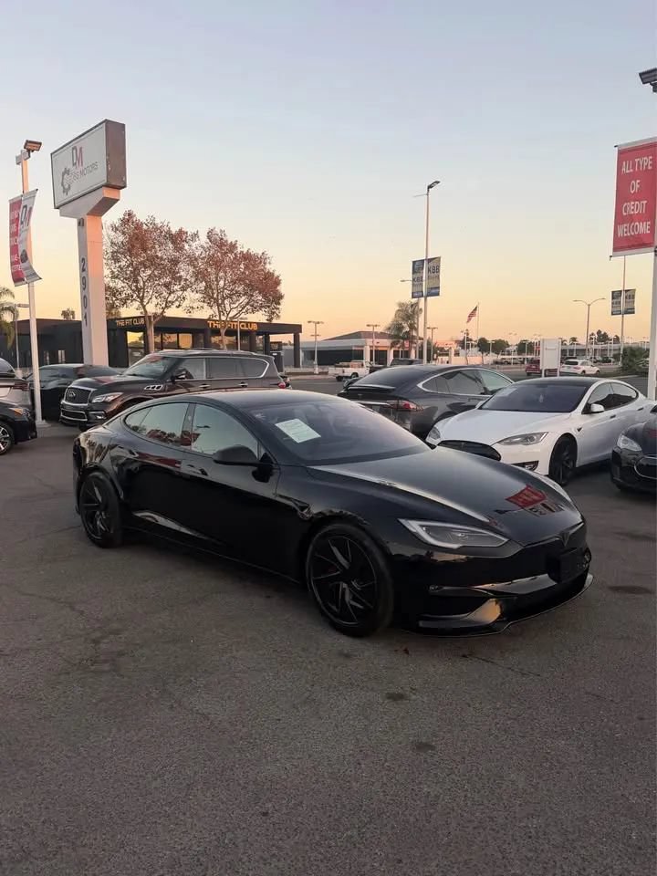 Used 2026 Tesla Model S Plaid AWD/4WD image 2