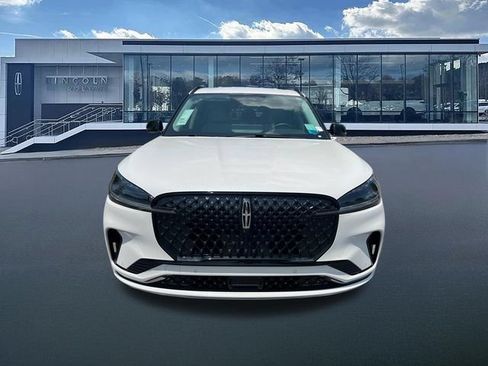 New 2026 Lincoln Aviator 2WD w/ Jet Appearance Package image 2