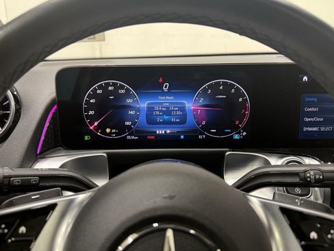 Used 2024 Mercedes-Benz GLB 250 image 18