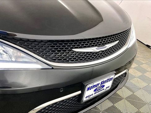 Used 2020 Chrysler Pacifica Limited w/ Tire & Wheel Group image 31